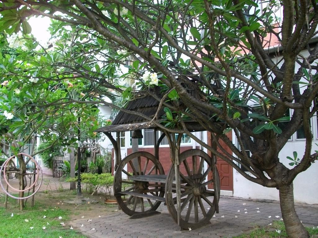 A Joy House - Kaset Nawamin City Banguecoque Exterior foto